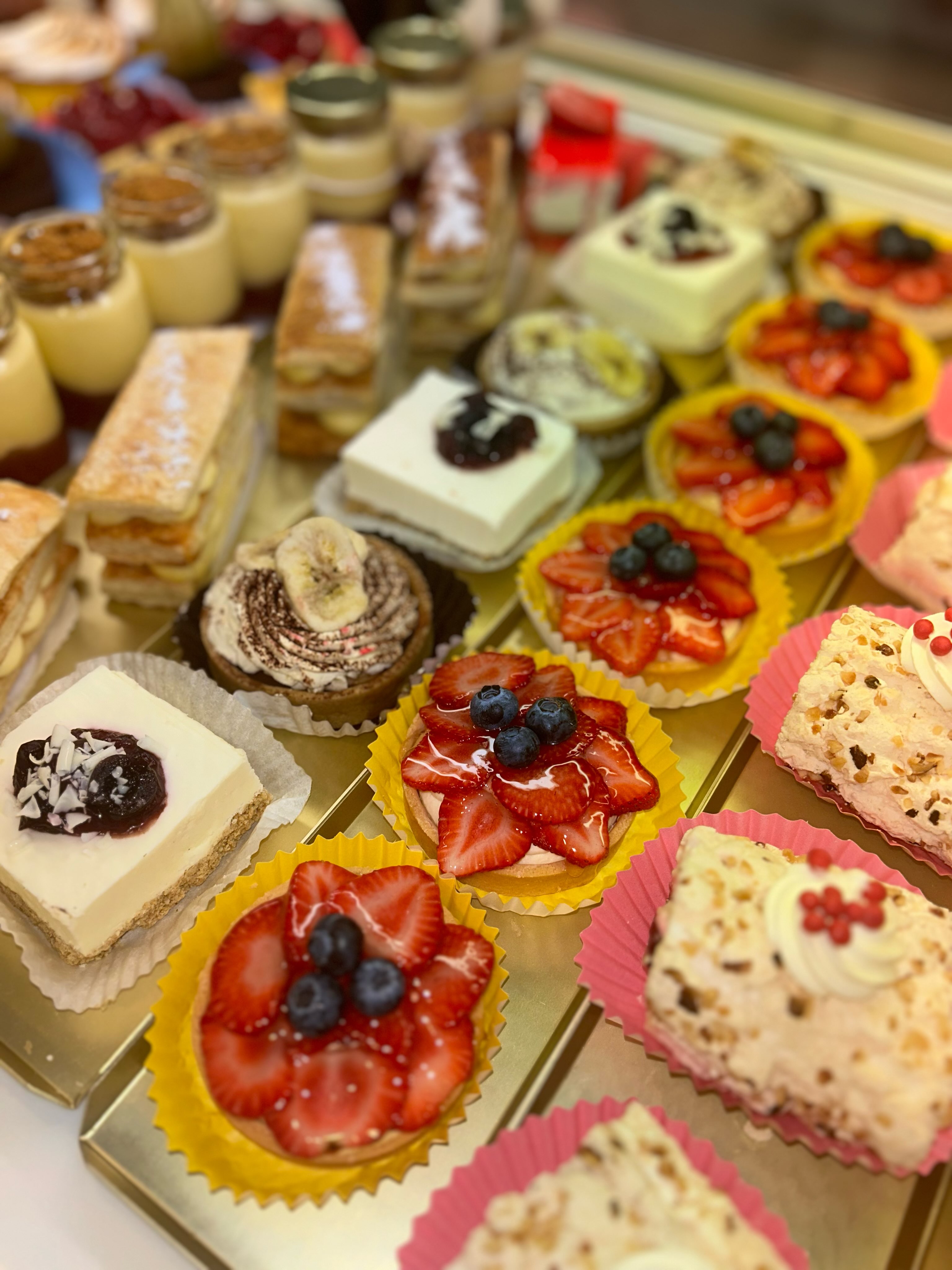 Too pretty to eat…almost 😍🍰

Open 7 days a week!