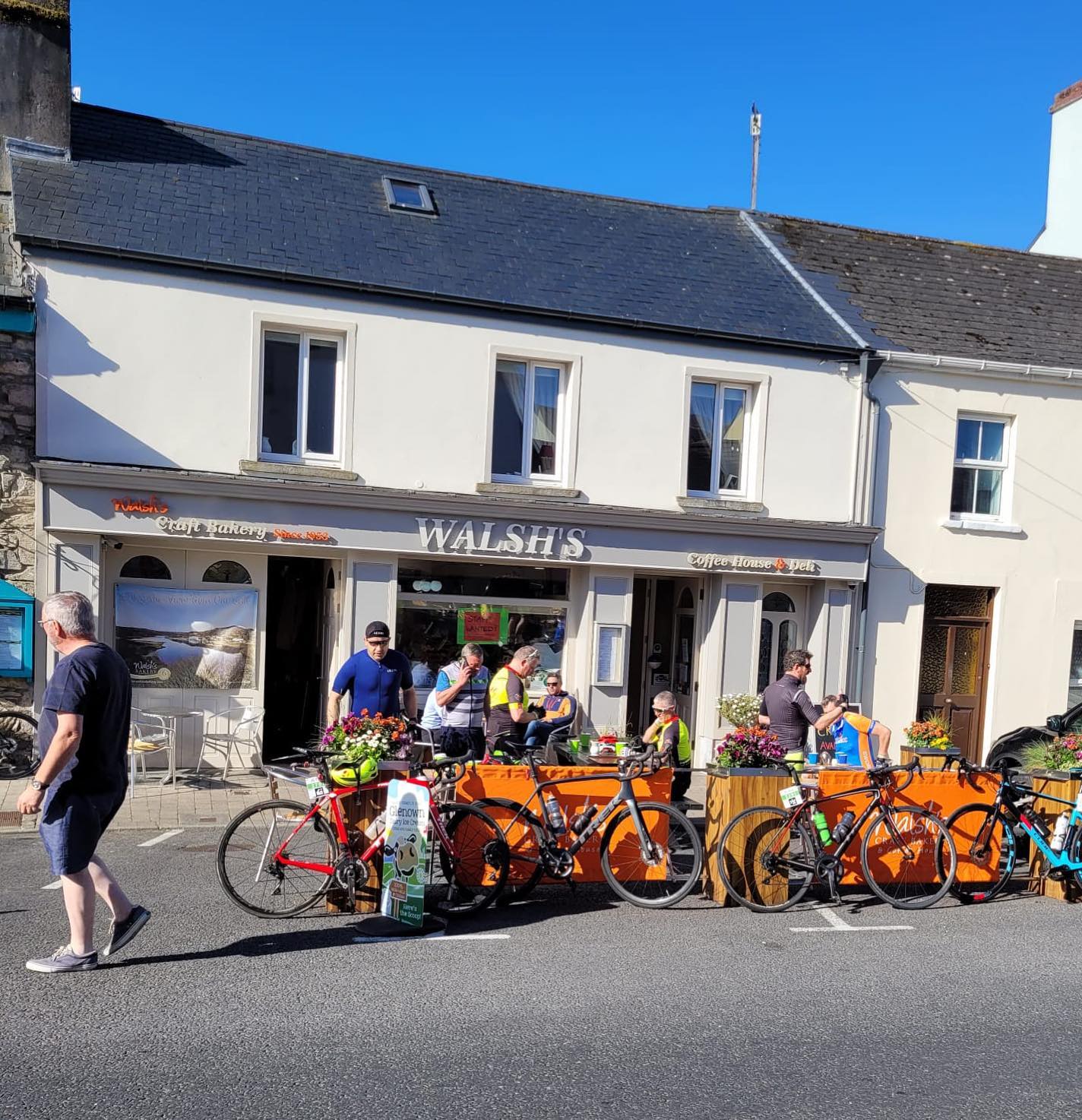 What a weekend ☀️ Pop by for some lunch, pastries and coffee to keep you fueled to enjoy the sunshine! 

Saturday: 8.30 - 5.30
Sunday: 9.30 - 5

#connemara #tourdeconnemara #bakery #clifden #wildatlanticway